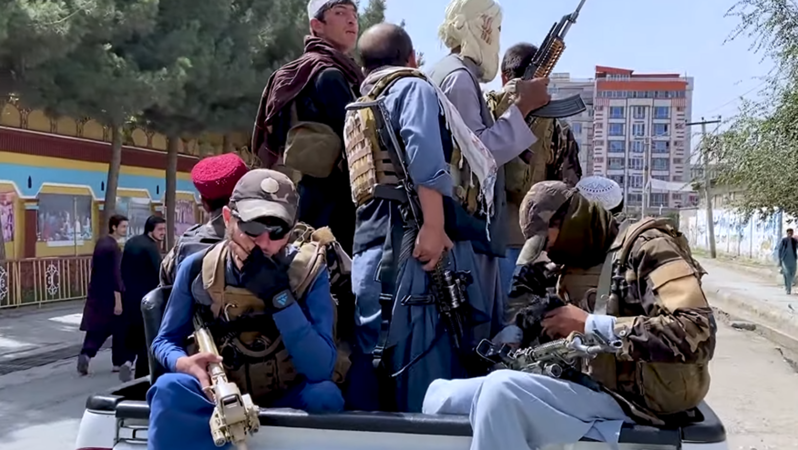 Taliban in Kabul: The capital fall and the airport crisis